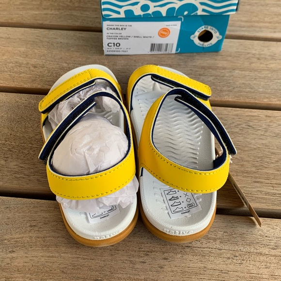✨NIB✨NATIVE Charley Sandal Toddler sz 9 10 Crayon Yellow Velcro - Picture 8 of 13